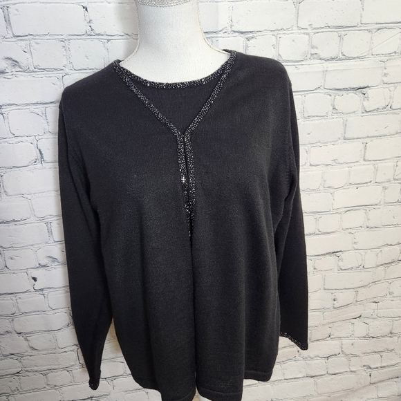 Victoria Jones Women’s  Vintage Black Sweater with Beaded Trim Size Medium - Picture 1 of 15